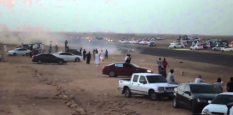 بالفيديو.. شاهد دهس شاب عمداً في مشاجرة جماعية!