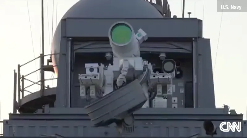 بالفيديو .. شاهد تفاصيل صفقة البحرية الأمريكية لتطوير مدافع الليزر الفتاك!