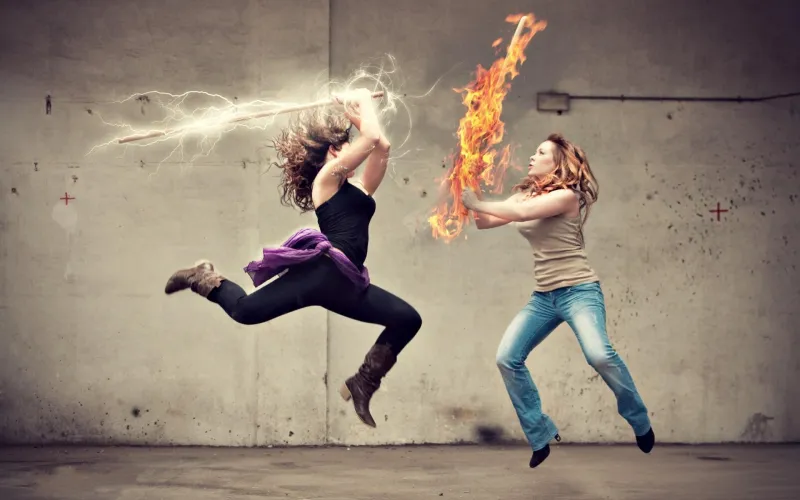 فيديو صادم لمشاجرة بين فتاتين!