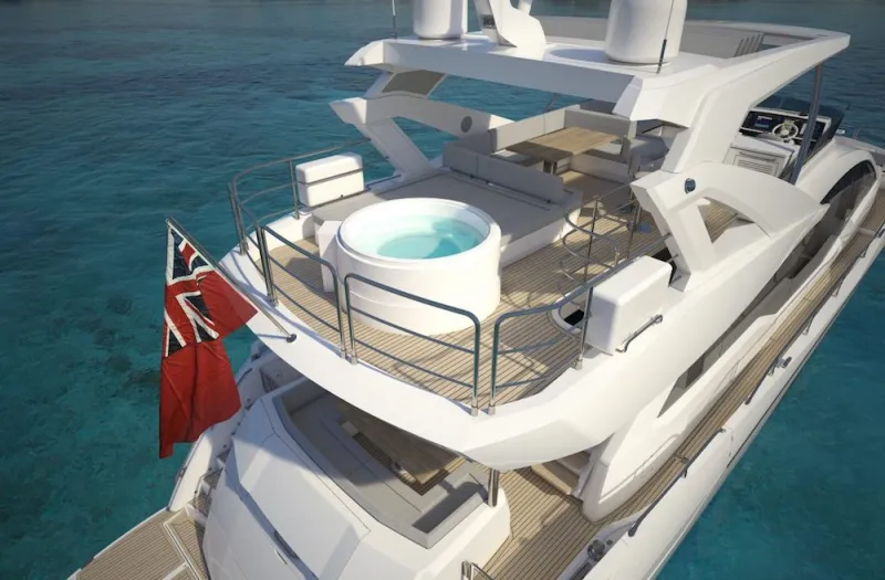 شاهد.. "سونزيكر 76" أفخم يخت يعرض في معرض دبي الدولي للقوارب 