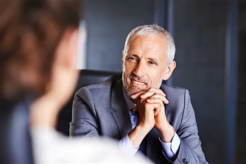 أصحاب الخبرة أم الشباب.. أيهما أصلح لشركتك؟ (إنفوجراف)