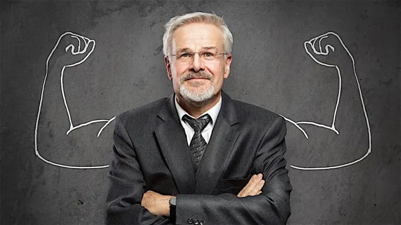 أصحاب الخبرة أم الشباب.. أيهما أصلح لشركتك؟ (إنفوجراف)