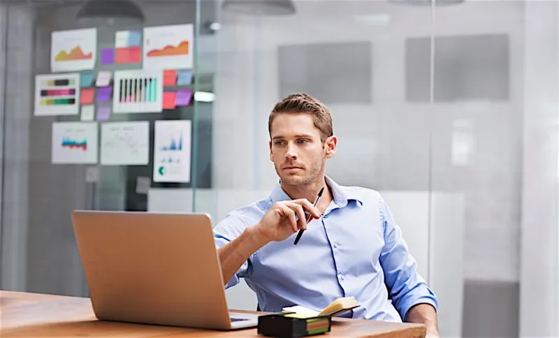 أصحاب الخبرة أم الشباب.. أيهما أصلح لشركتك؟ (إنفوجراف)