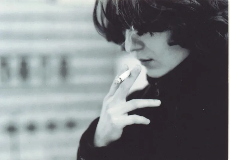 بالفيديو.. خرج ليدخن فحصلت الكارثة!