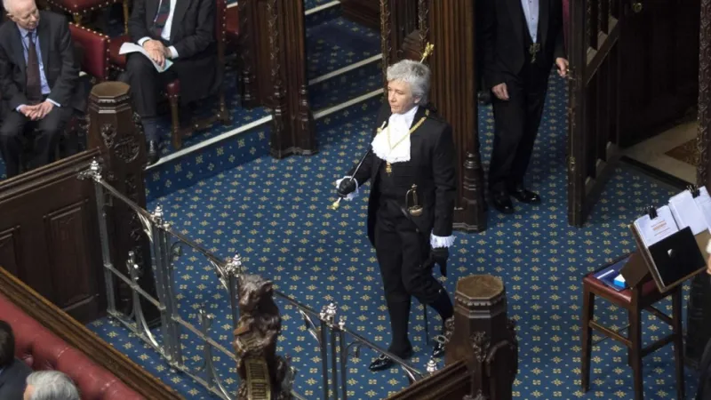 للمرة الأولى منذ 650 عاما ..امرأة تتولى منصب «بلاك رود» في البرلمان البريطاني (فيديو)