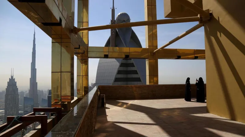 ترغب في زيارة سطح أعلى فندق بالعالم في دبي ؟.. كم سيكلفك الأمر؟ (صور)