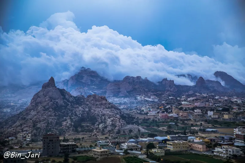 بعد الأمر الملكي بإنشاء هيئة عليا لتطويرها.. ما لا تعرفه عن «منطقة عسير».. طبيعة خلابة ومناطق آثرية فريدة