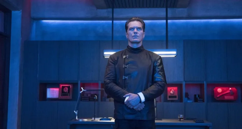 «مايكل جوردان » إطفائي بمهمة لاستعادة إنسانيته في «Fahrenheit 451» (فيديو)