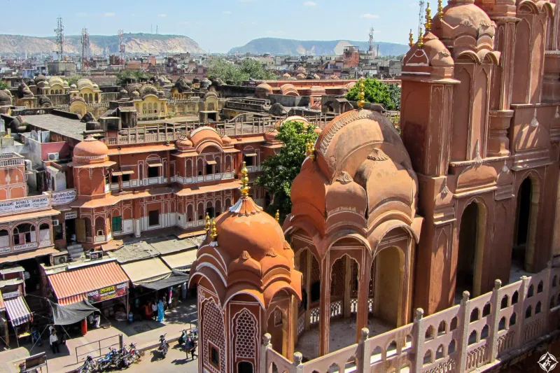 جايبور.. حكاية مدينة هندية كاملة اكتست باللون الوردي