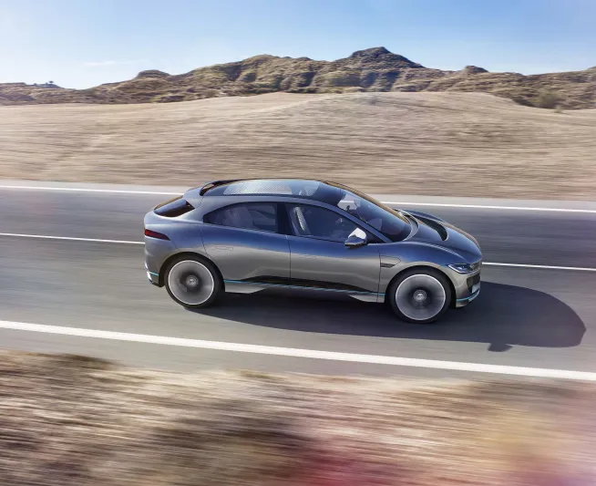 شاهد| «آي بيس» من جاكوار.. تحول جذري في عالم السيارات الكهربائية