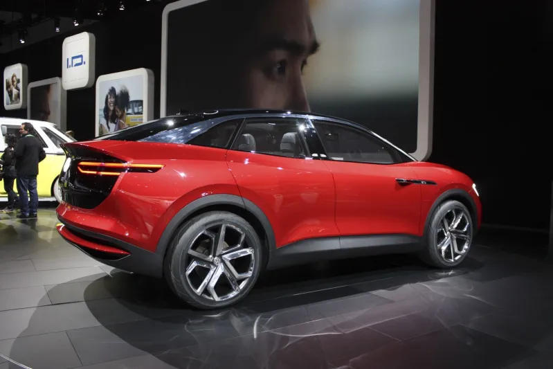 فولكس فاجن الكهربائية.. ذاتية القيادة وتتعرف على وجه مالكها