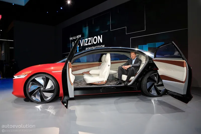 فولكس فاجن الكهربائية.. ذاتية القيادة وتتعرف على وجه مالكها