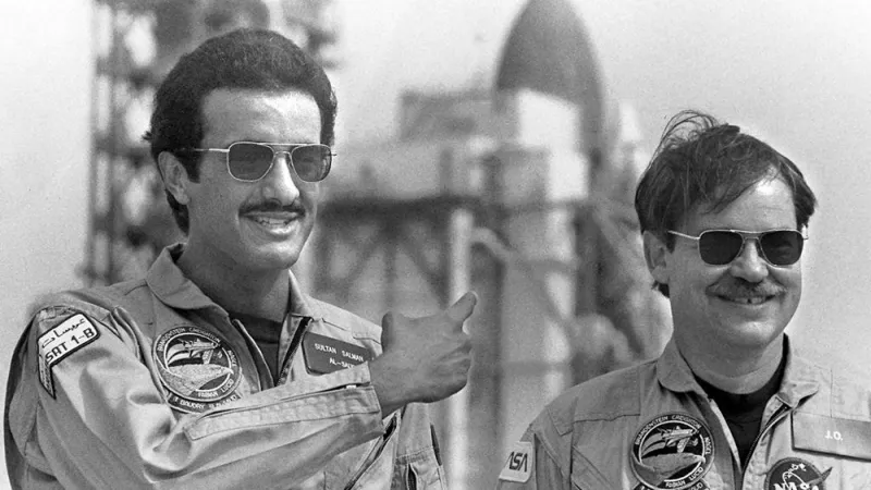 شاهد| من هم رواد الفضاء العرب الذين  قاموا برحلات فضائية بالفعل؟ 