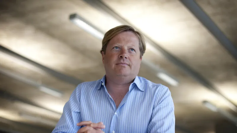 تشارلز دونستون.. رجل الاتصالات في المملكة المتحدة