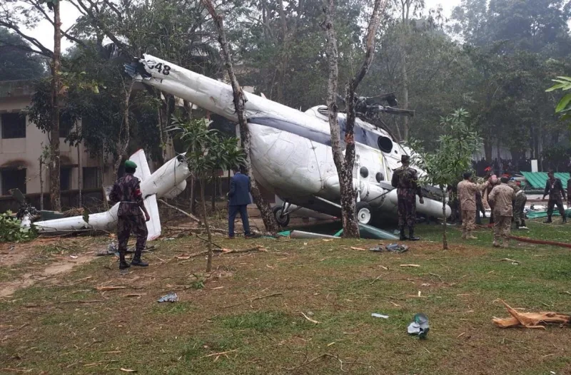 فيديو مروع 3 قتلى في سقوط طائرة هليكوبتر على منزل في كاليفورنيا