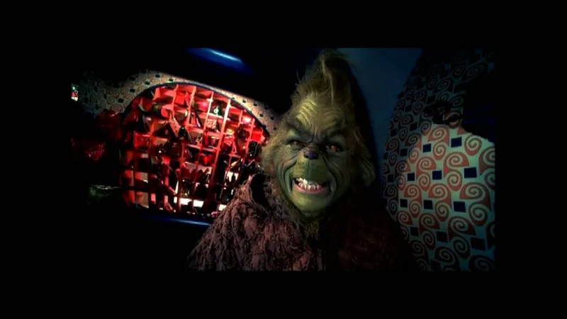 «The Grinch» الكائن الأخضر يعود إلى صالات السينما من جديد (فيديو)
