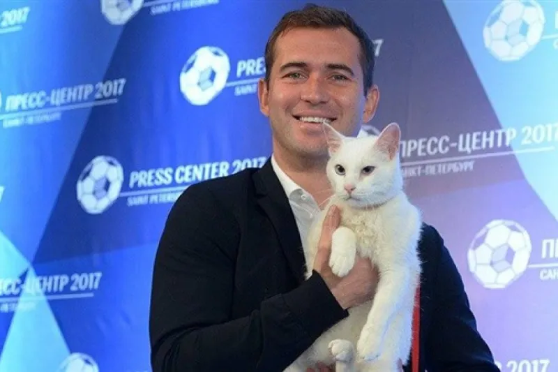 تعرف على قصة القط «أخيل».. وهذه مهمته في مونديال كأس العالم بروسيا (فيديو)