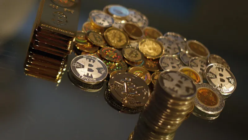 غوغل تلحق بفيسبوك وتحظر إعلانات العملات الرقمية