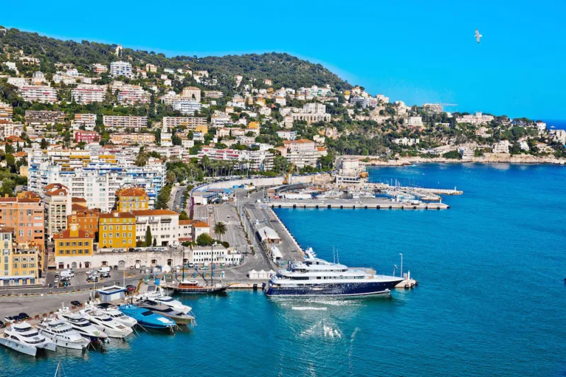 بلاد الأناقة فرنسا.. إكتشفها برفاهية غير مسبوقة 