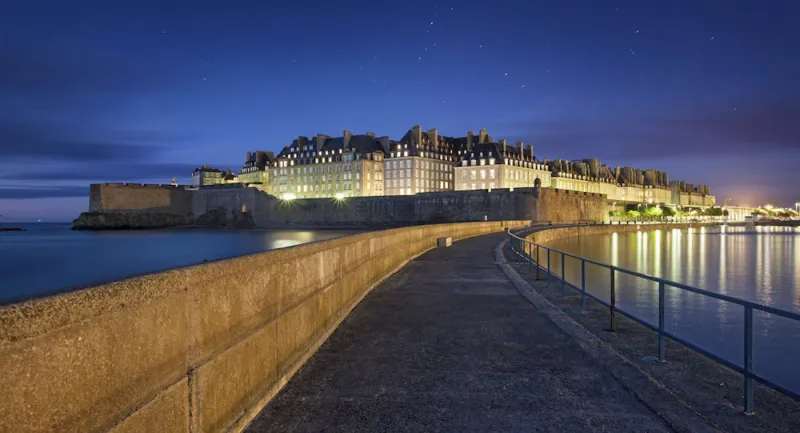 بلاد الأناقة فرنسا.. إكتشفها برفاهية غير مسبوقة 