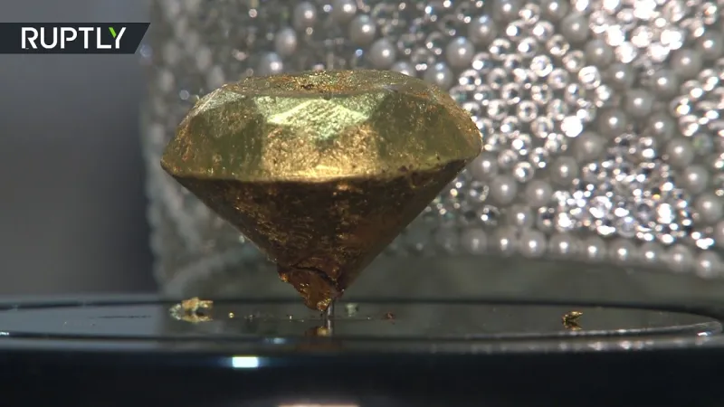 شاهد| أغلى قطعة شوكولاته في العالم !