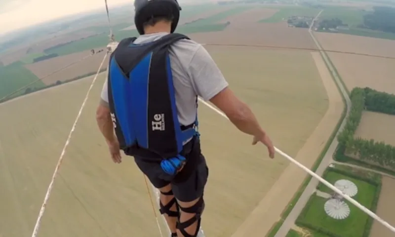 اختيار هذه القفزة كأخطر قفزة في العالم (فيديو) 