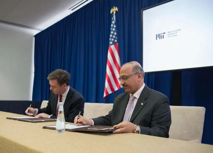 ولي العهد يشهد في بوسطن توقيع اتفاقيات تقنية وبحثية (صور)