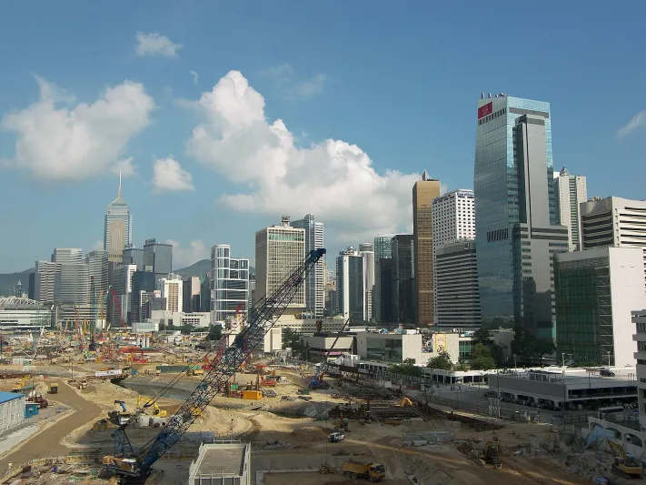 هذا هو سر ترك فتحات وسط ناطحات سحاب هونغ كونغ