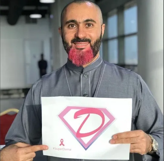 شاهد| كيف تضامن شاب سعودي مع زوجتة مريضة السرطان؟