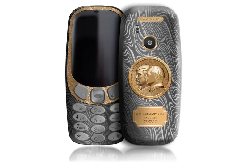 هواتفهم ليست كهواتفنا.. تعرف على مواصفات هواتف زعماء العالم (فيديو)