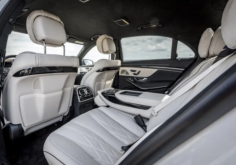 كيف تتنافس سيارات الصالون الفاخر لإنجاح ميزة رفاهية الركاب ؟