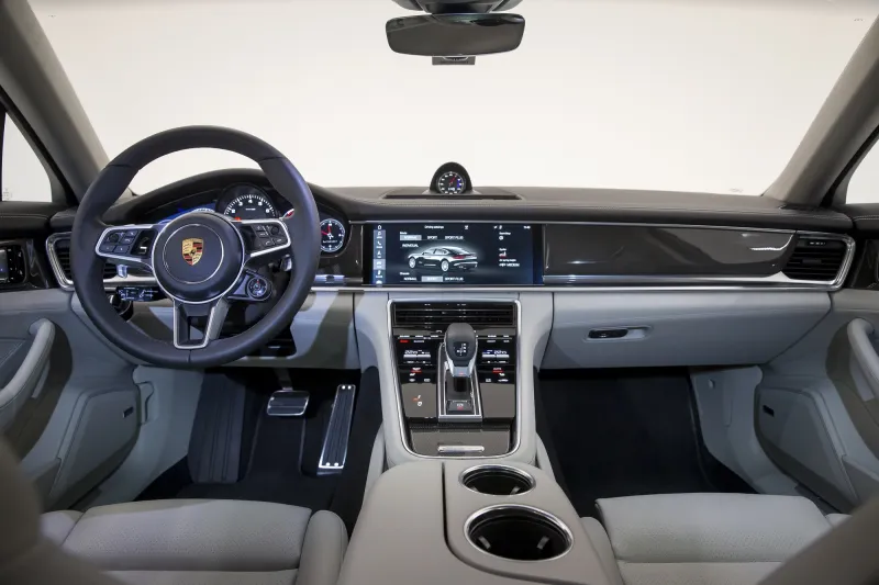 كيف تتنافس سيارات الصالون الفاخر لإنجاح ميزة رفاهية الركاب ؟