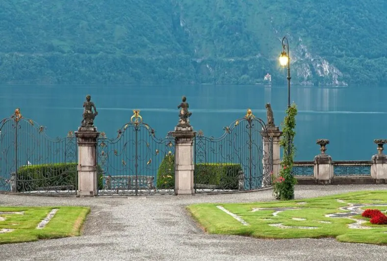 فيلات خاصة للأثرياء والمشاهير بإطلالات بانورامية ومناظر خلابة