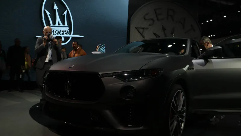 «مازيراتي» تكشف عن وحشها الجديد بقوة 590 حصان (فيديو)