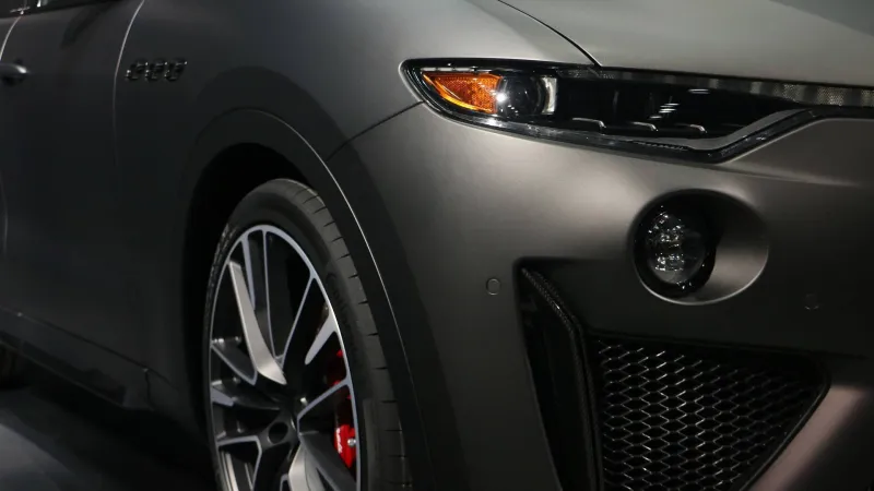 «مازيراتي» تكشف عن وحشها الجديد بقوة 590 حصان (فيديو)