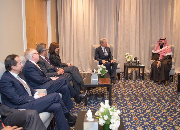 شاهد| الأمير محمد بن سلمان يلتقي أعضاء النادي الاقتصادي في نيويورك 