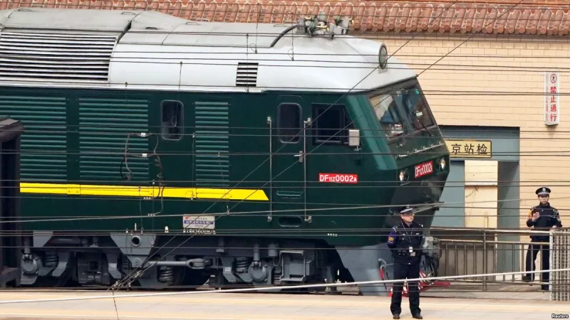شاهد| وسيلة سفر زعيم كوريا الشمالية للصين.. جذبت أنظار العالم