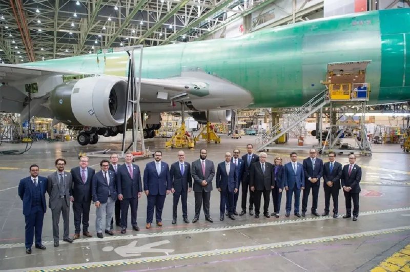 شاهد| ولي العهد السعودي في جولة داخل مقر «بوينج» الأمريكية