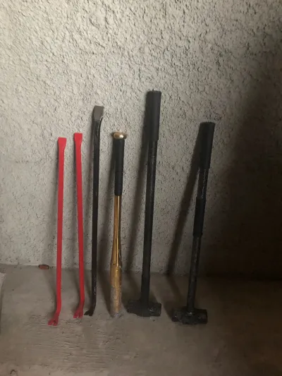 Smash Room.. غرفة تخلص روادها من التوتر بتحطيم ما تطاله أيديهم فيها