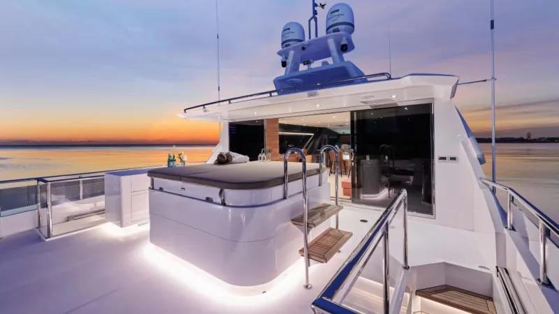 «FD87 Skyline» يخت المهام الصعبة الفاخر (فيديو) 