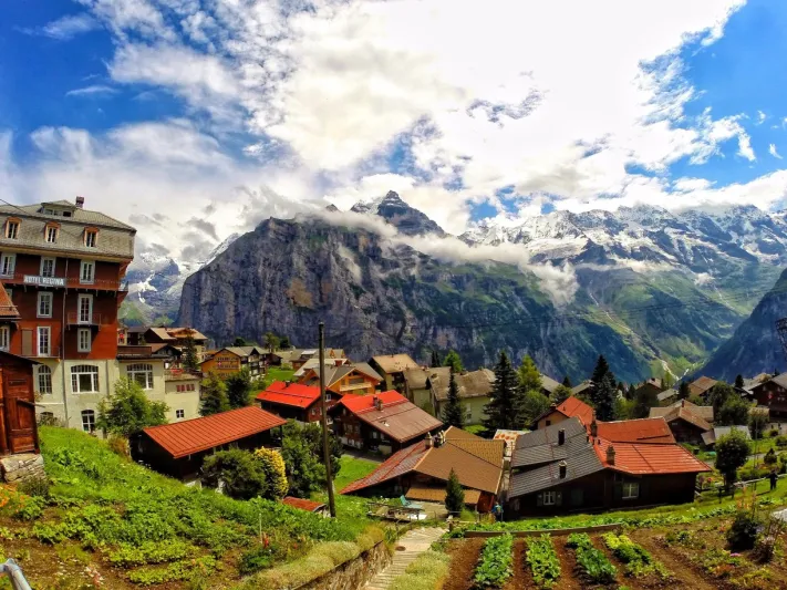 وتيربرونين.. جنة الطبيعة في قلب جبال الألب السويسرية