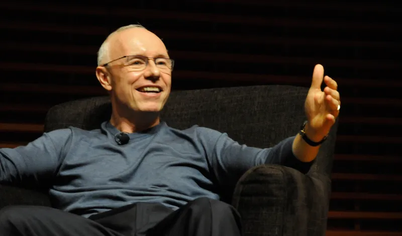 المغامر الناجح دوجلاس ليون.. كيف قاده العمل الشاق إلى انتصارات عظيمة 