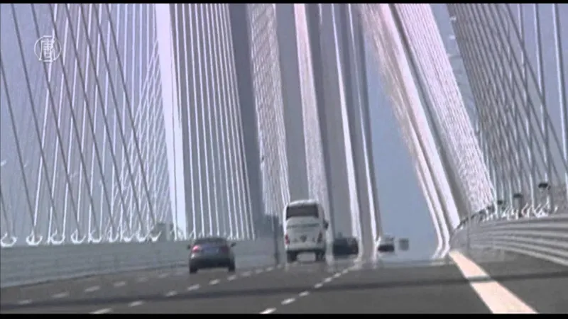 شاهد| أعجوبة الصين الهندسية.. حديده يكفي لبناء 60 برج إيفل