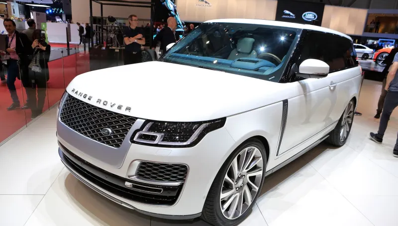 بعد كشف النقاب عن «رانج روفر SV» كوبيه 2019.. ما هي مواصفاتها ؟