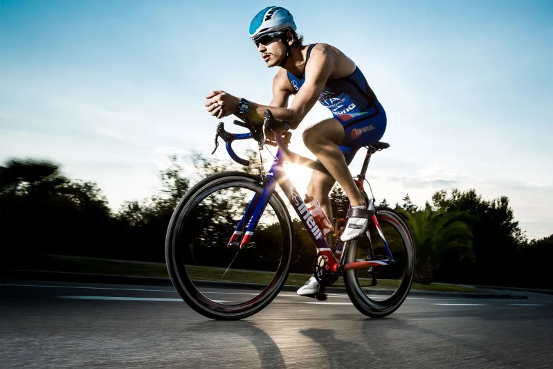 «Band AURA» متعقب اللياقة البدنية الأنيق (فيديو)