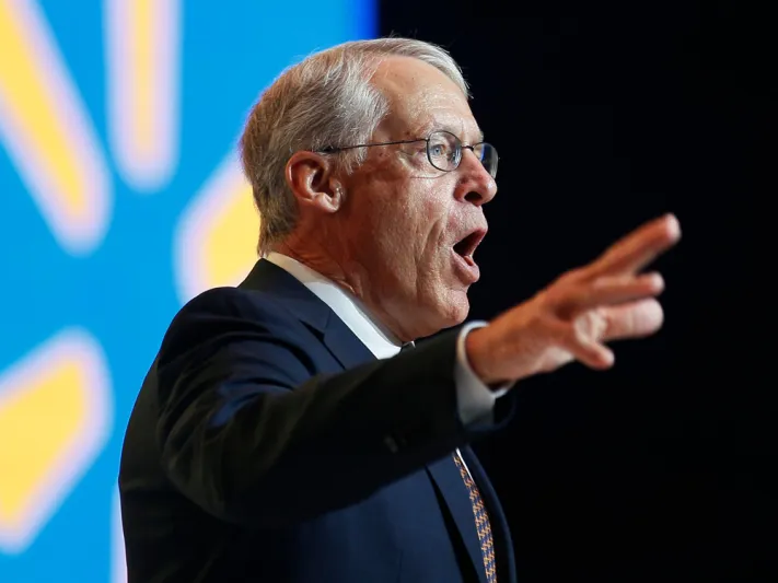 كم سنة إحتاج أثرى أثرياء العالم للإنتقال من الملايين الى البلايين؟ 