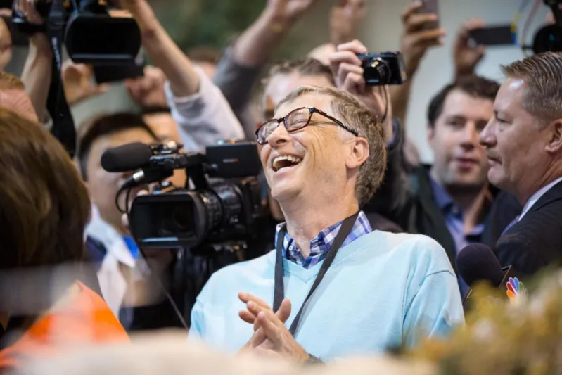 كم سنة إحتاج أثرى أثرياء العالم للإنتقال من الملايين الى البلايين؟ 