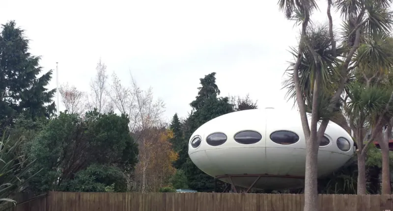 من حافلة نفاثة لملجأ للقنابل.. تعرف على أغرب تصاميم المنازل حول العالم