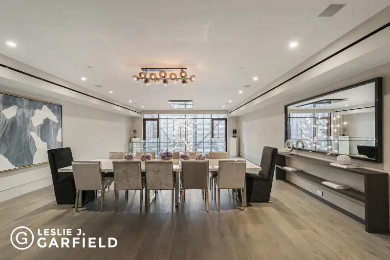 قصر وسيارة في «مانهاتن» للبيع بـ 30 مليون دولار (فيديو)