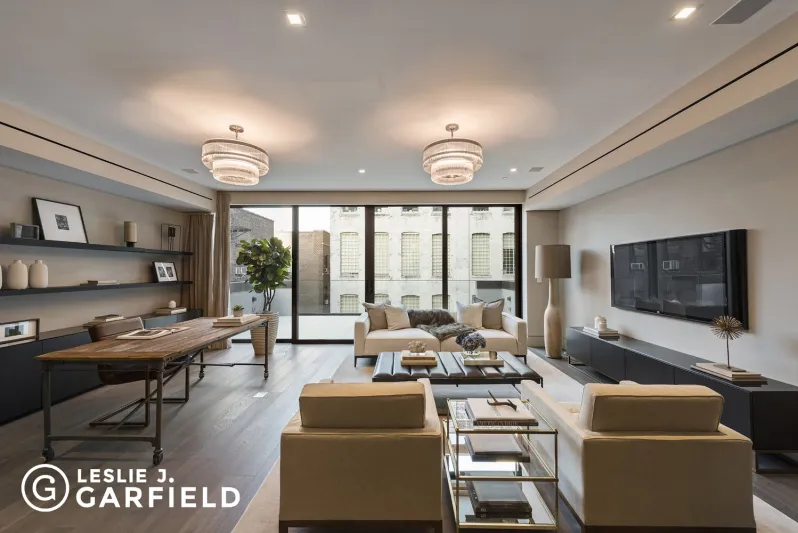 قصر وسيارة في «مانهاتن» للبيع بـ 30 مليون دولار (فيديو)